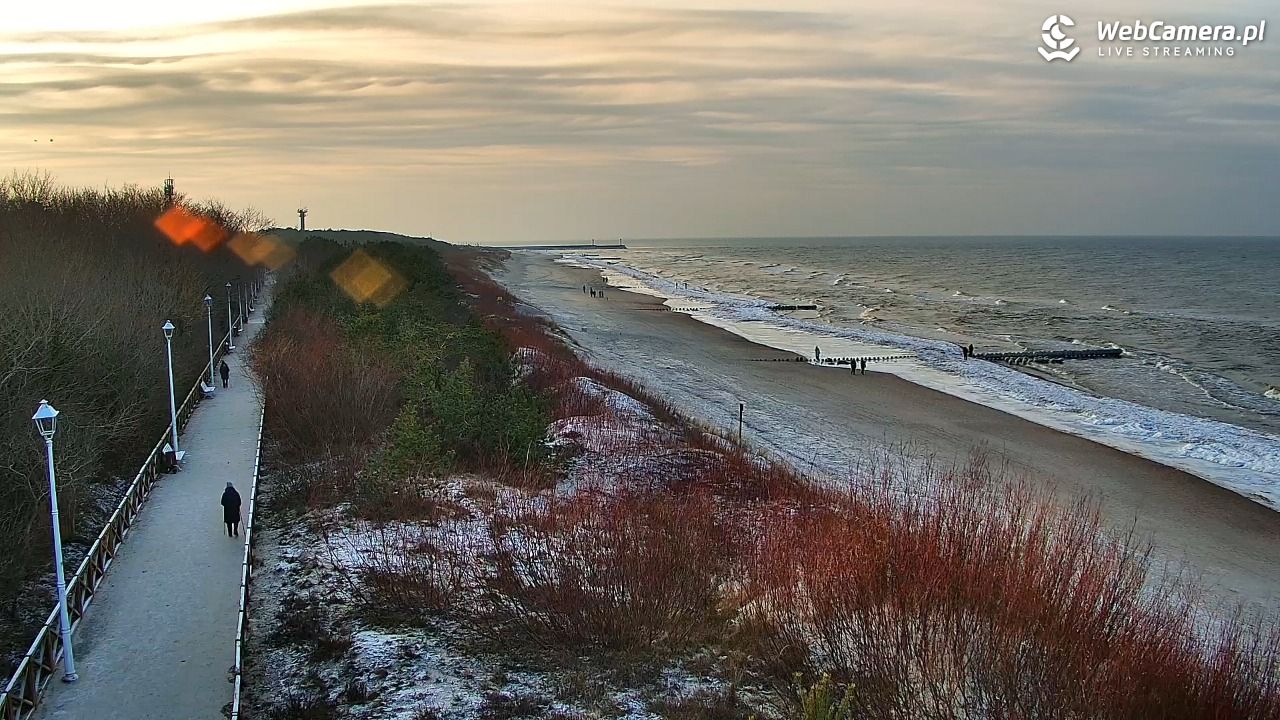 DZIWNÓW  - widok na plażę - 25 styczeń 2026, 15:04