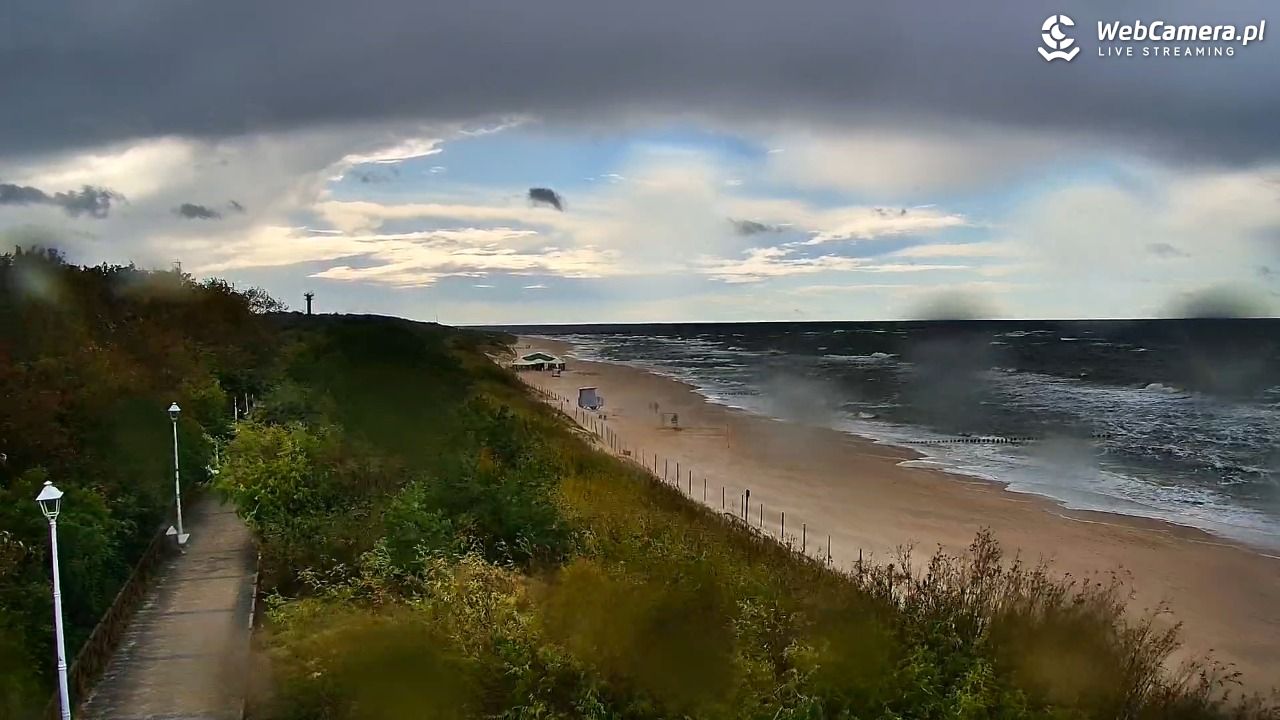 DZIWNÓW  - widok na plażę - 05 wresień 2026, 16:03