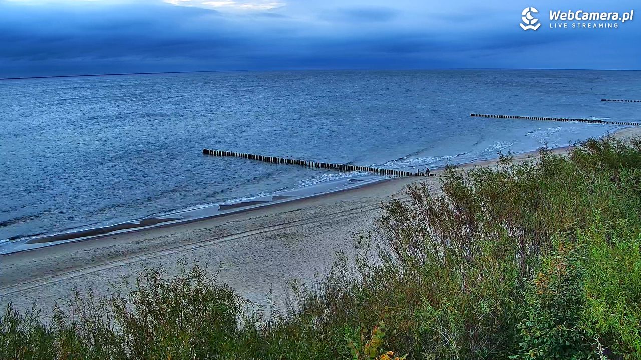DZIWNÓW  - widok na plażę - 18 wresień 2026, 07:05