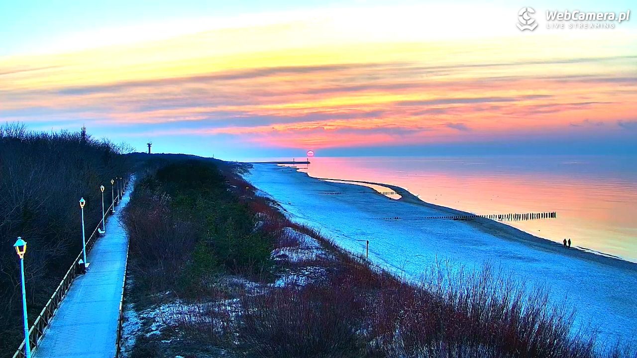 DZIWNÓW  - widok na plażę - 09 marzec 2026, 17:50