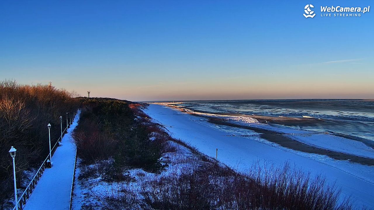 DZIWNÓW  - widok na plażę - 02 luty 2026, 08:52