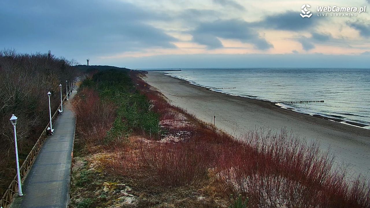 DZIWNÓW  - widok na plażę - 15 grudzień 2025, 08:34