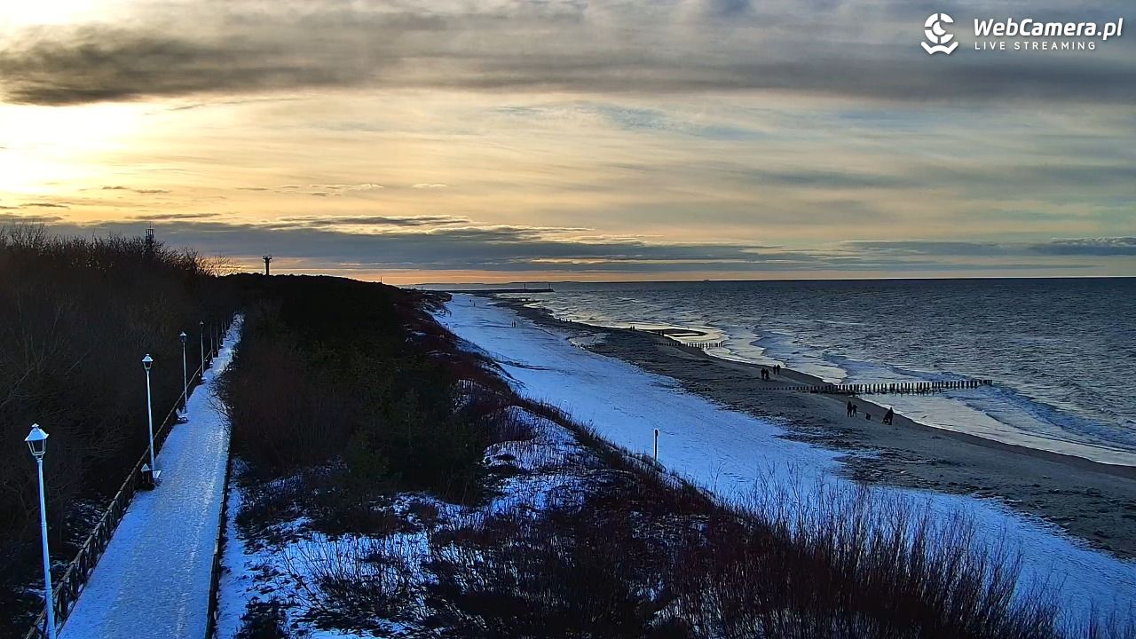 DZIWNÓW  - widok na plażę - 15 luty 2026, 15:55