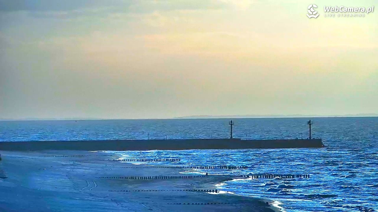 DZIWNÓW  - widok na plażę - 26 marzec 2026, 17:51