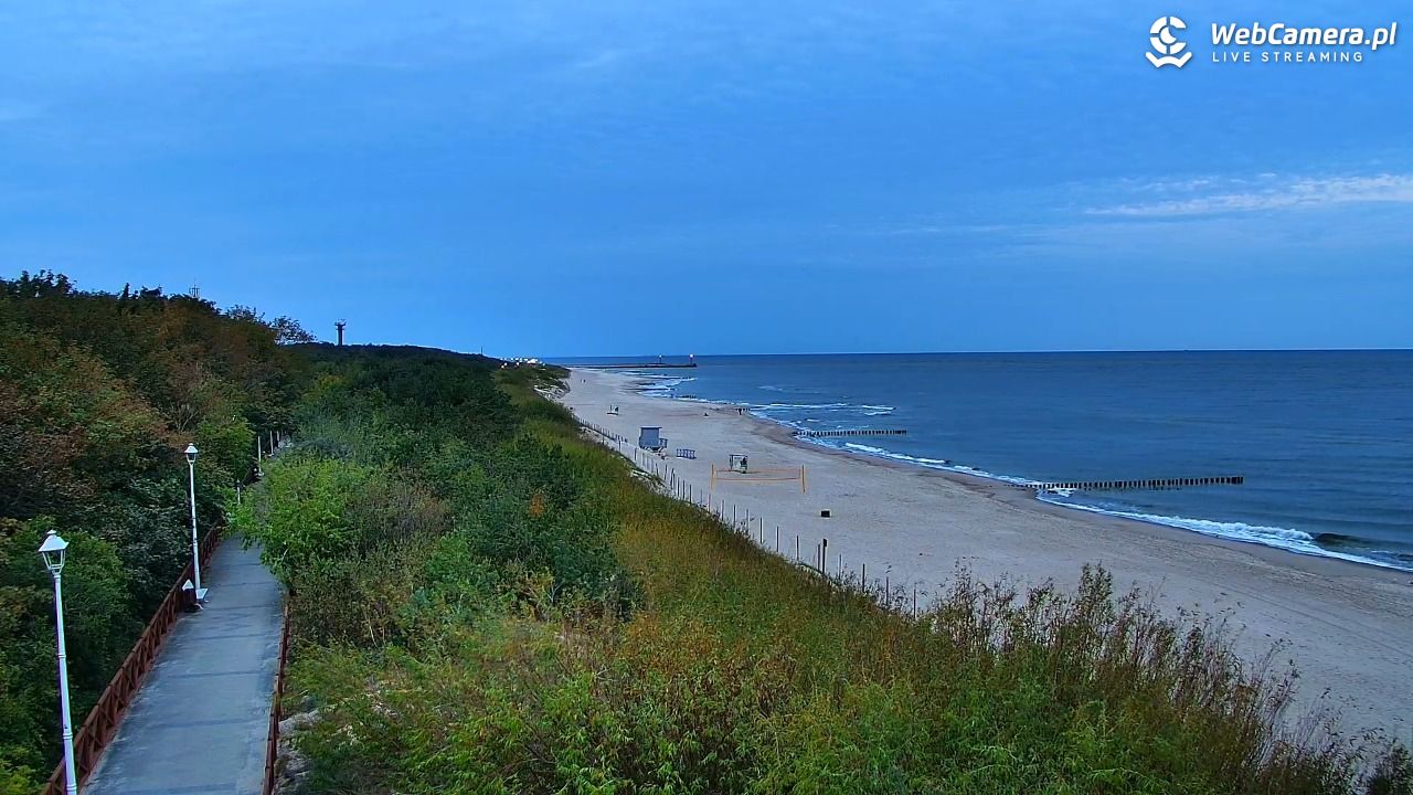 DZIWNÓW  - widok na plażę - 19 wresień 2026, 06:36