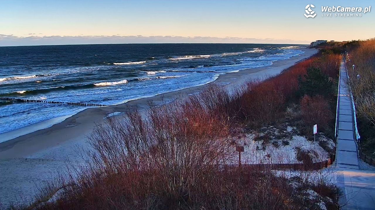 DZIWNÓW  - widok na plażę - 24 grudzień 2025, 09:57