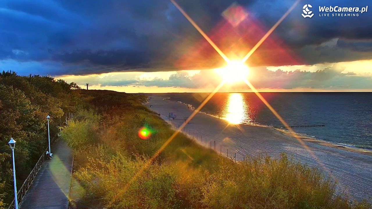 DZIWNÓW  - widok na plażę - 14 wresień 2025, 18:53