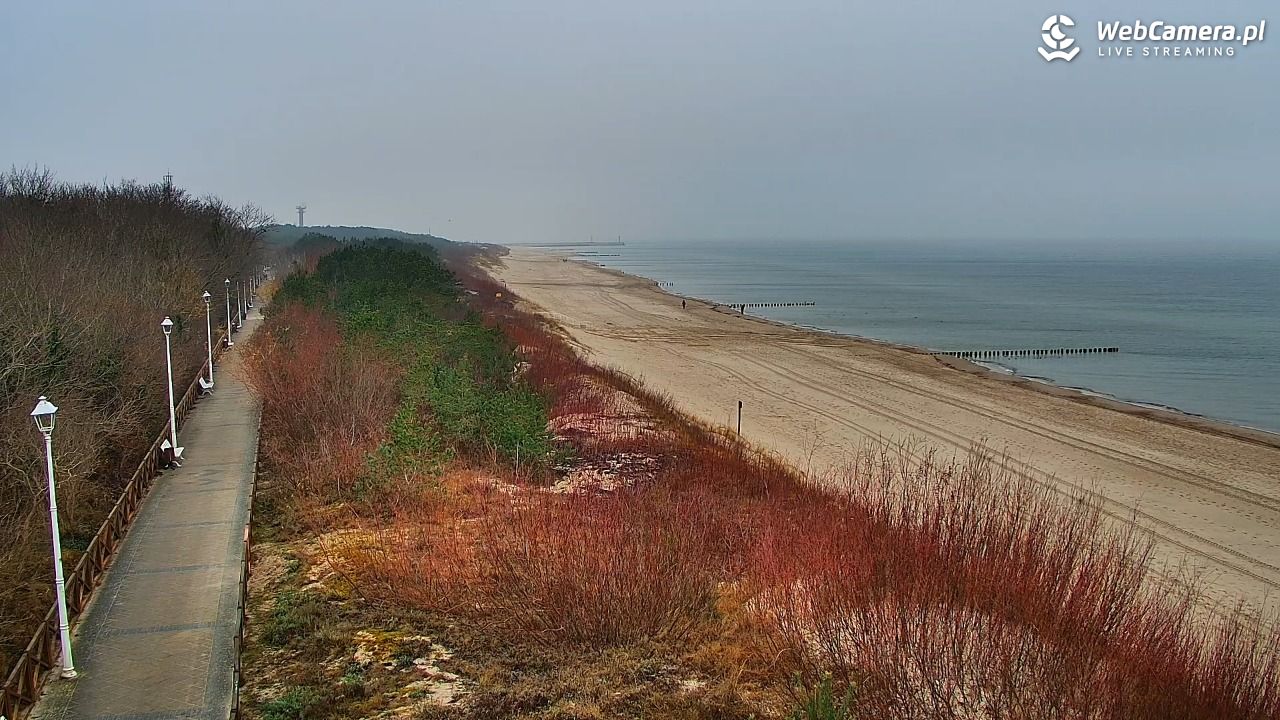 DZIWNÓW  - widok na plażę - 17 grudzień 2025, 12:51