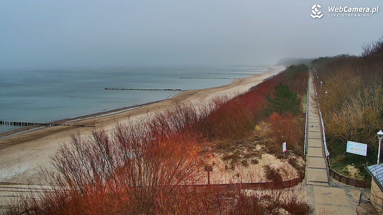 DZIWNÓW  - widok na plażę - 17 grudzień 2025, 08:46