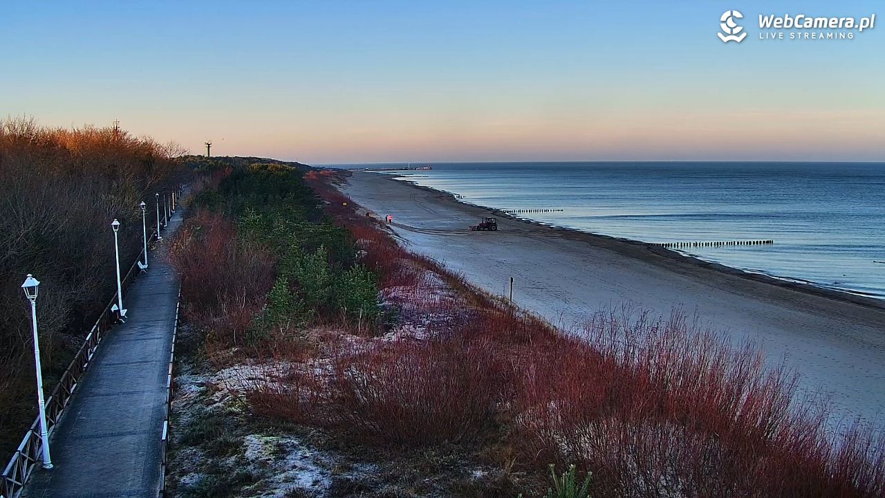DZIWNÓW  - widok na plażę - 16 grudzień 2025, 09:26