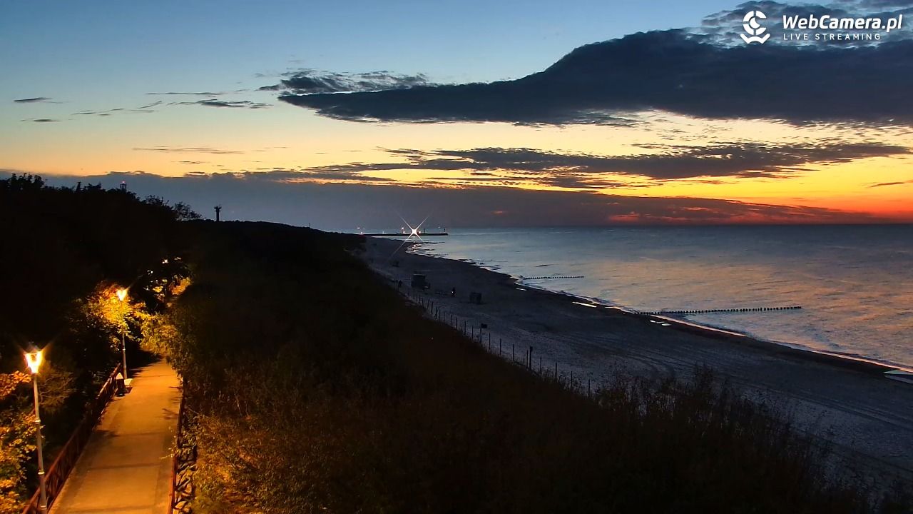 DZIWNÓW  - widok na plażę - 30 wresień 2026, 19:16