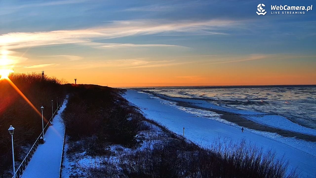 DZIWNÓW  - widok na plażę - 01 luty 2026, 16:22