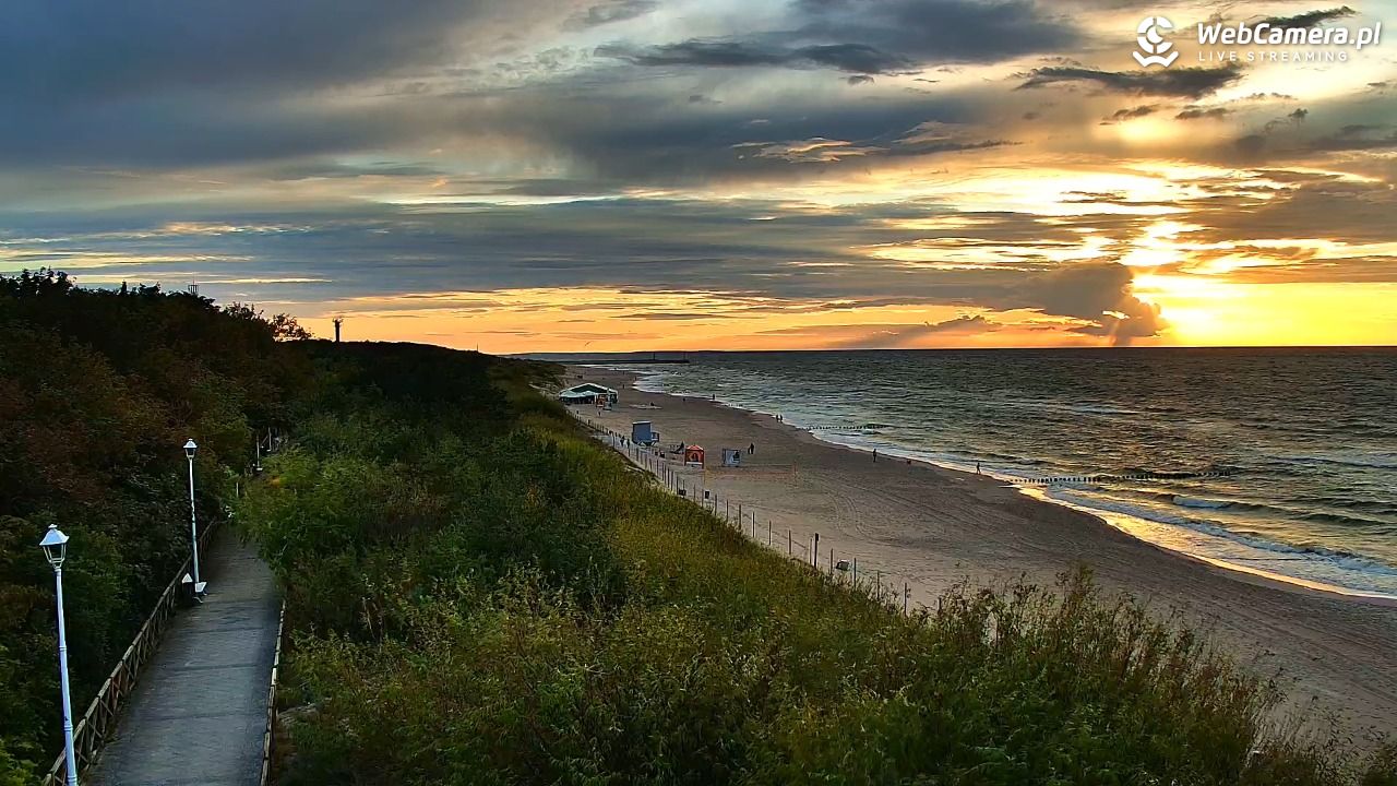 DZIWNÓW  - widok na plażę - 01 wresień 2026, 19:30