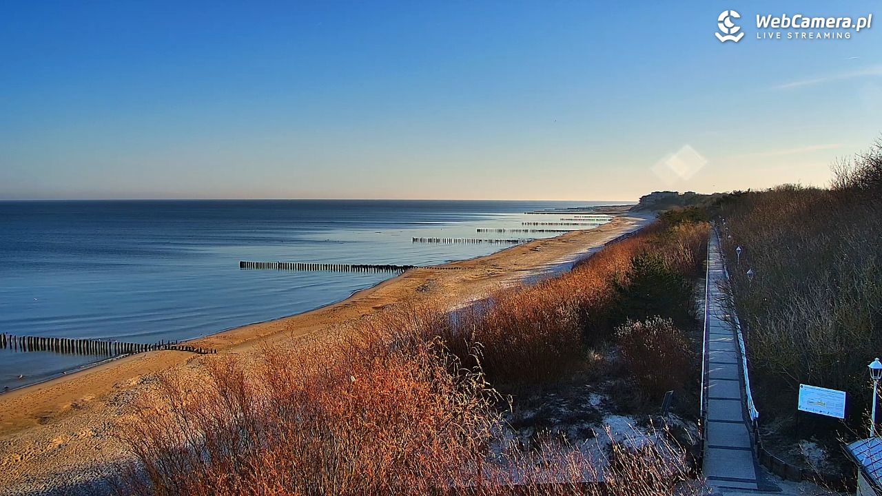 DZIWNÓW  - widok na plażę - 18 marzec 2026, 08:04