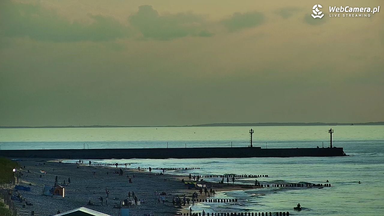 DZIWNÓW  - widok na plażę - 20 sierpień 2026, 19:21