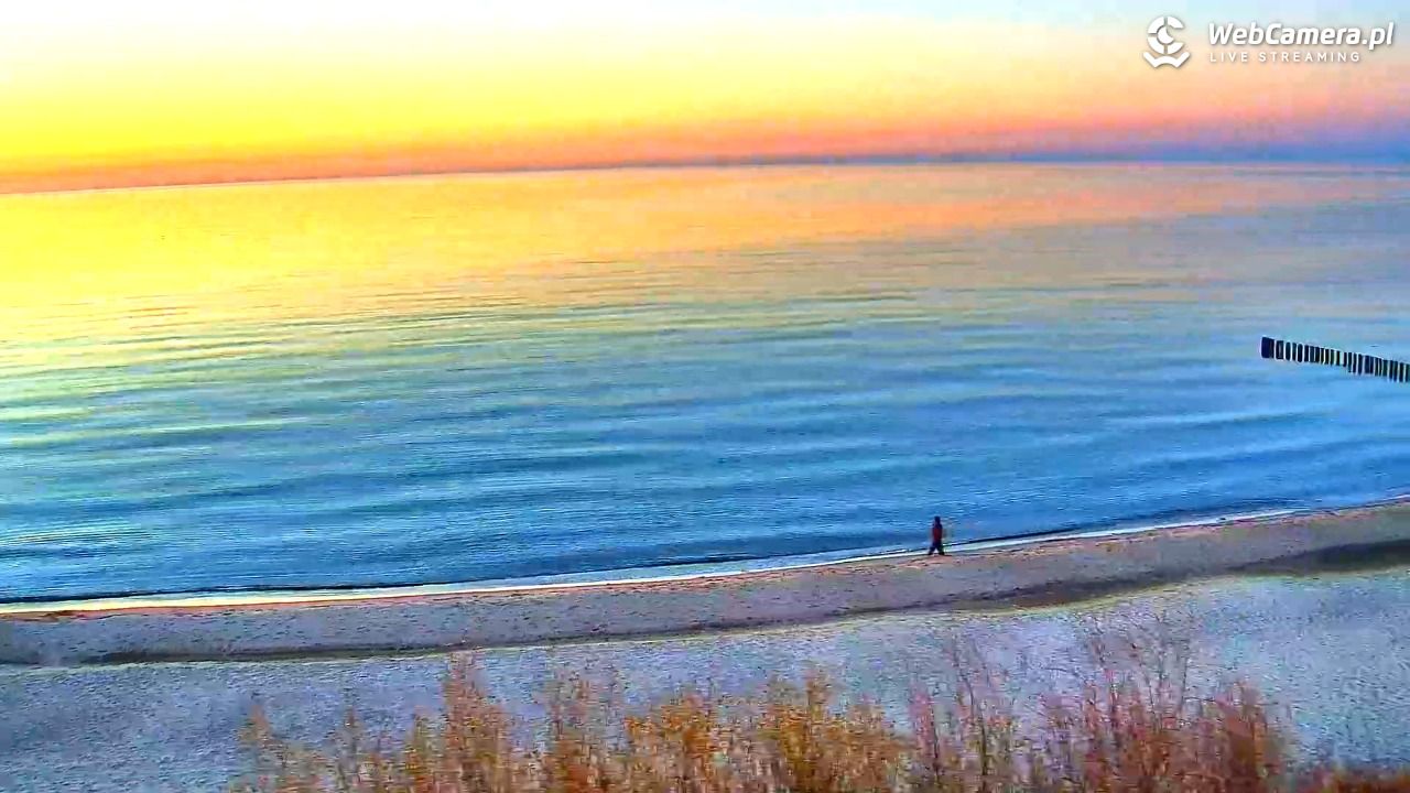 DZIWNÓW  - widok na plażę - 01 kwiecień 2026, 19:44