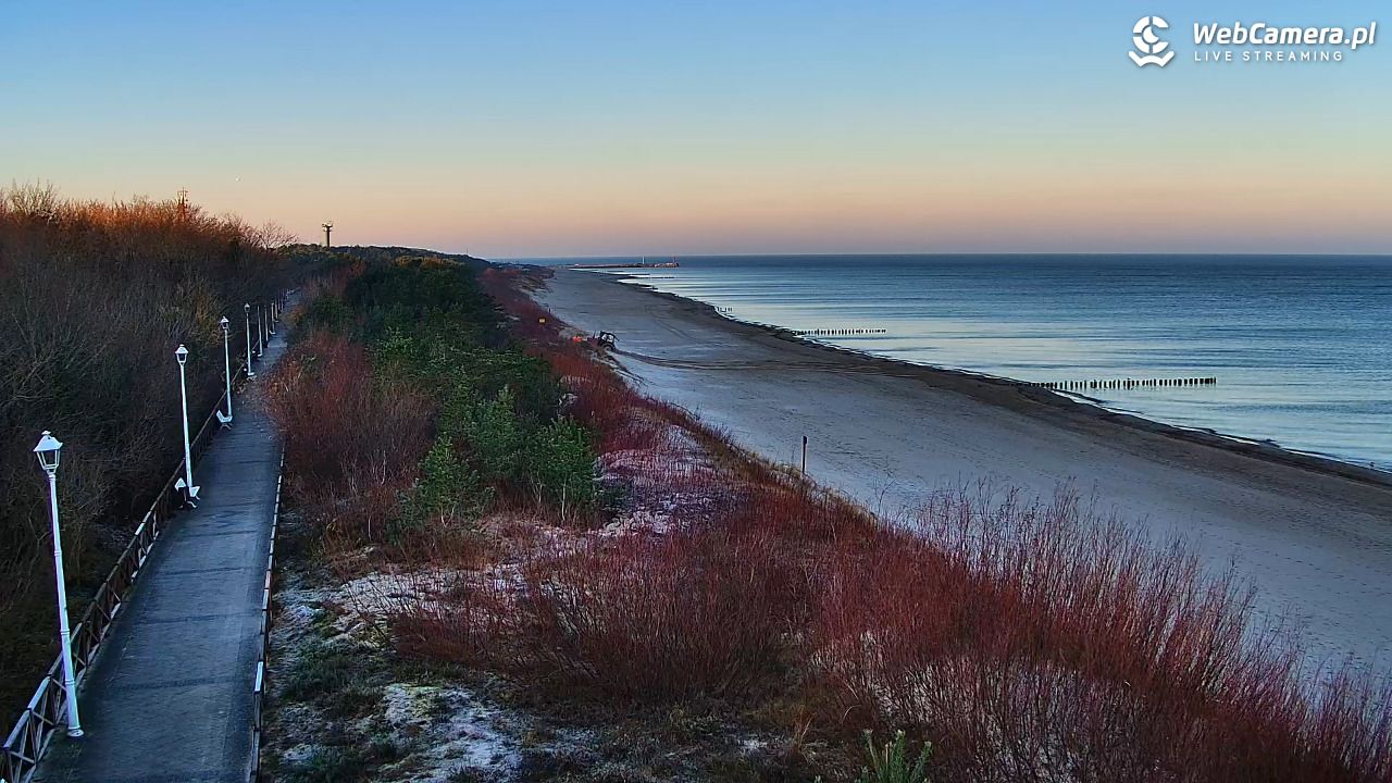 DZIWNÓW  - widok na plażę - 16 grudzień 2025, 09:13