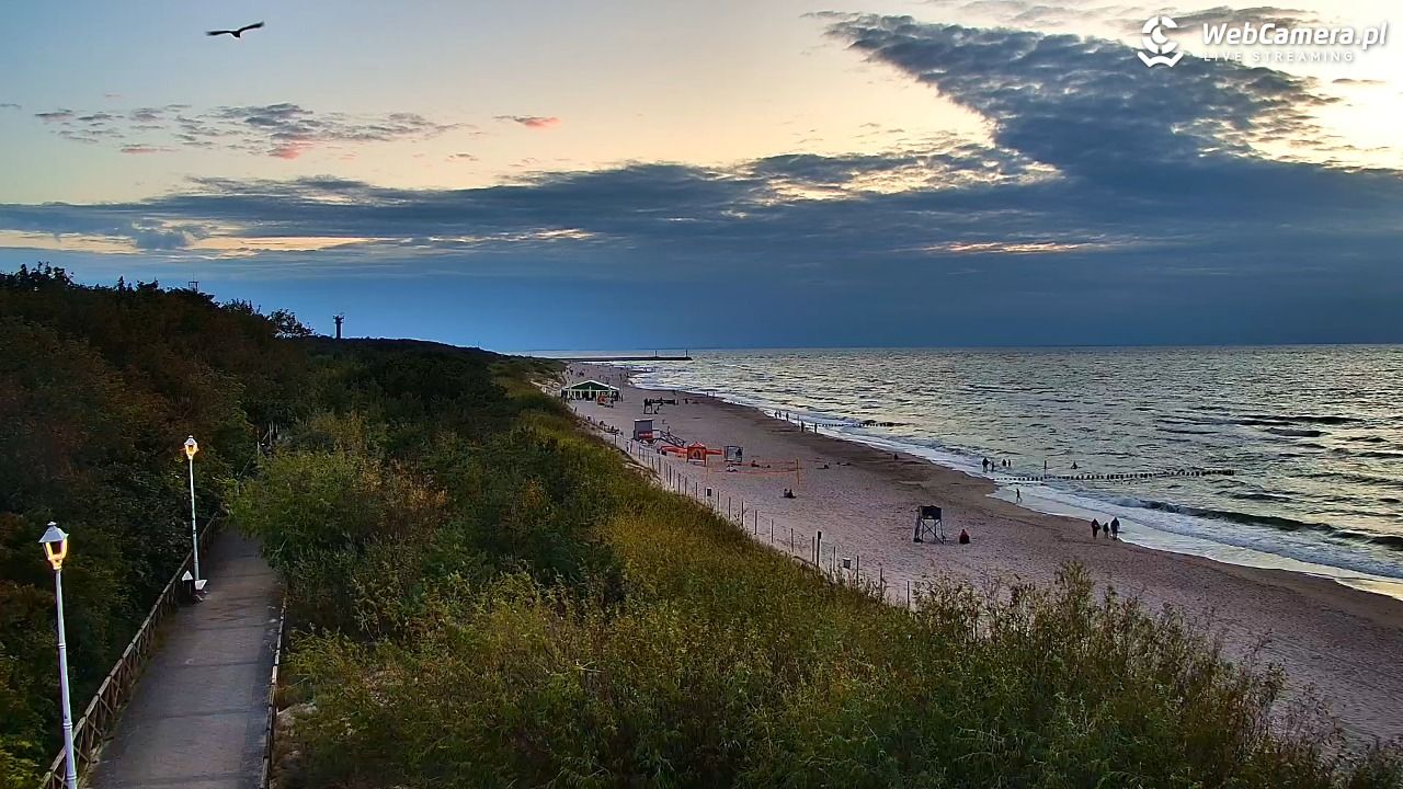 DZIWNÓW  - widok na plażę - 18 sierpień 2026, 20:29