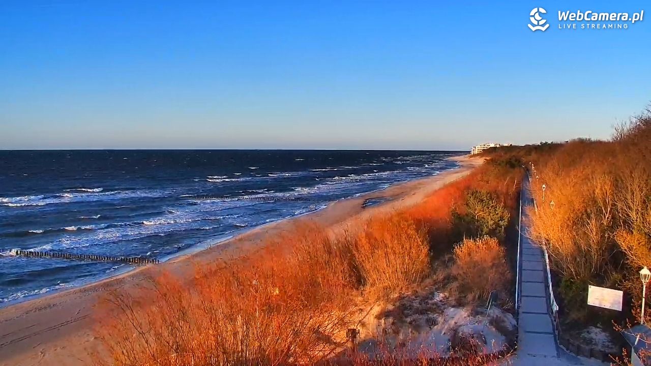 DZIWNÓW  - widok na plażę - 09 kwiecień 2026, 19:12