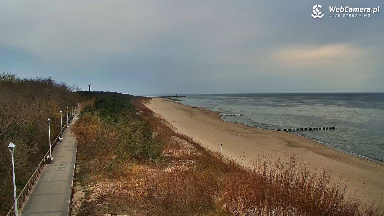 DZIWNÓW  - widok na plażę - 15 kwiecień 2026, 18:24