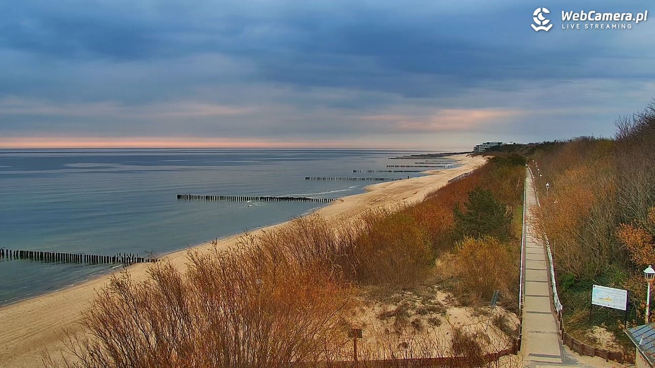 DZIWNÓW  - widok na plażę - 16 kwiecień 2026, 07:00