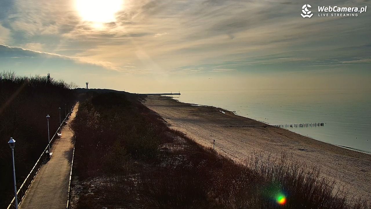 DZIWNÓW  - widok na plażę - 19 marzec 2026, 16:38