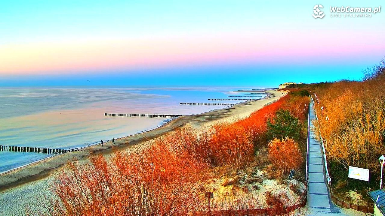 DZIWNÓW  - widok na plażę - 01 kwiecień 2026, 19:45