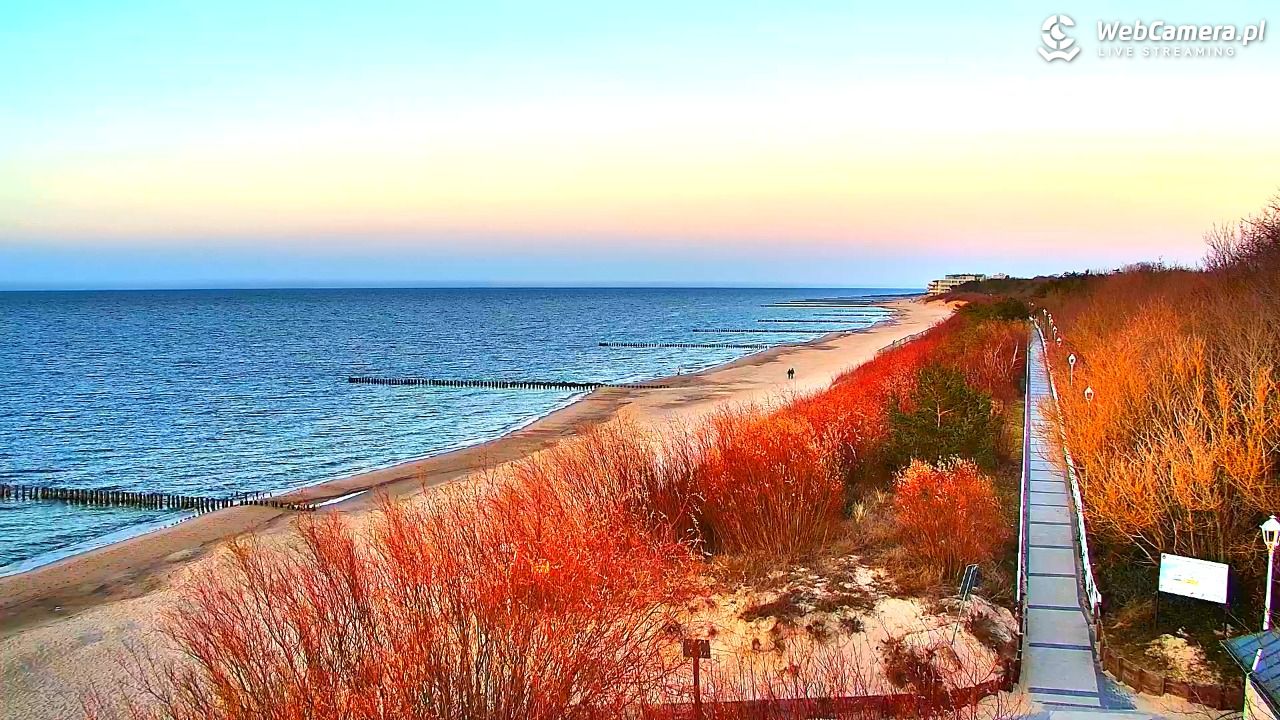 DZIWNÓW  - widok na plażę - 17 marzec 2026, 17:55