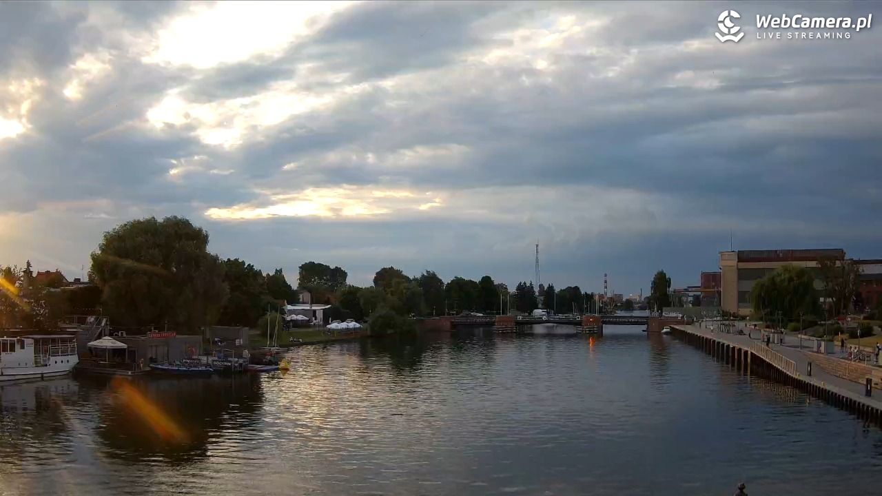 Elbląg - widok na rzekę i Bulwar Zygmunta Augusta NOWOŚĆ - 13 lipiec 2025, 20:17