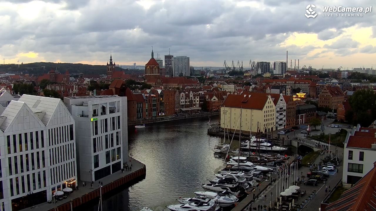 GDAŃSK - widok na Stare Miasto - 26 sierpień 2026, 19:54