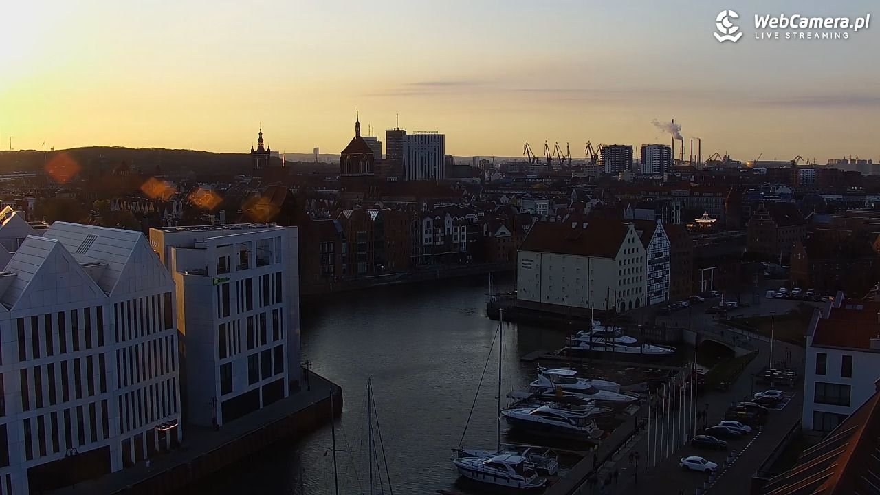GDAŃSK - widok na Stare Miasto - 19 kwiecień 2026, 19:28