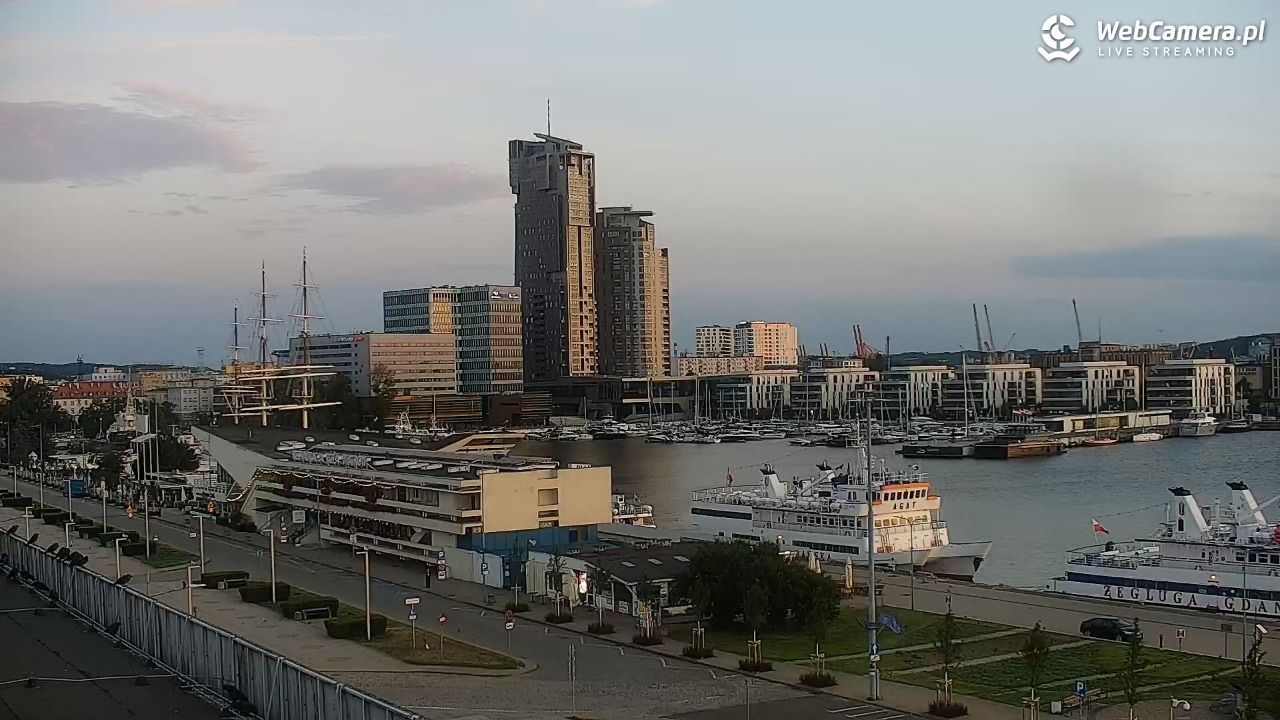 GDYNIA - widok na Przystań Jachtową - 10 sierpień 2026, 05:13