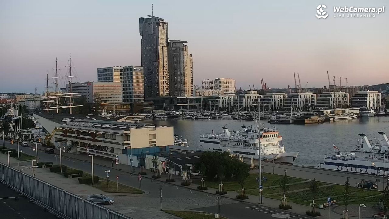 GDYNIA - widok na Przystań Jachtową - 09 sierpień 2026, 05:05