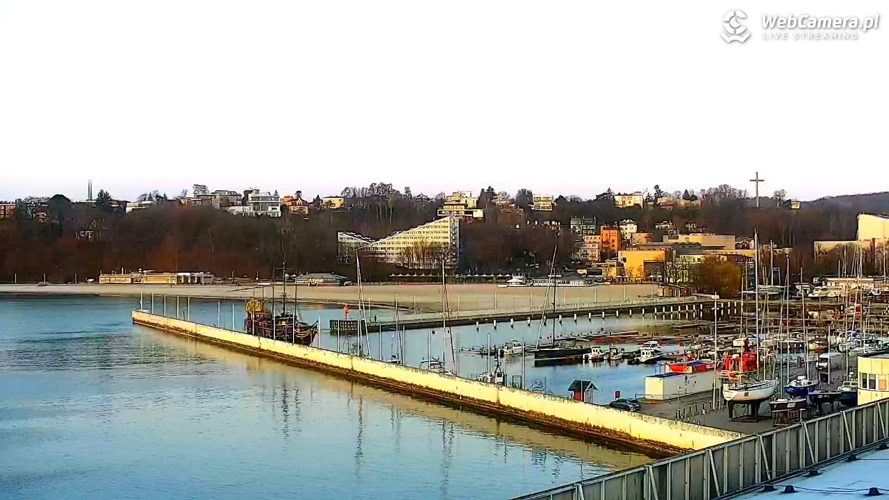 GDYNIA - widok na Przystań Jachtową - 27 marzec 2026, 05:39