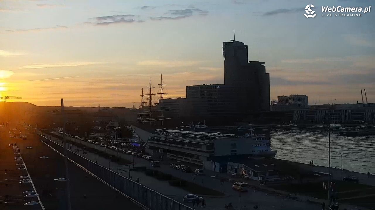 GDYNIA - widok na Przystań Jachtową - 28 marzec 2026, 17:53