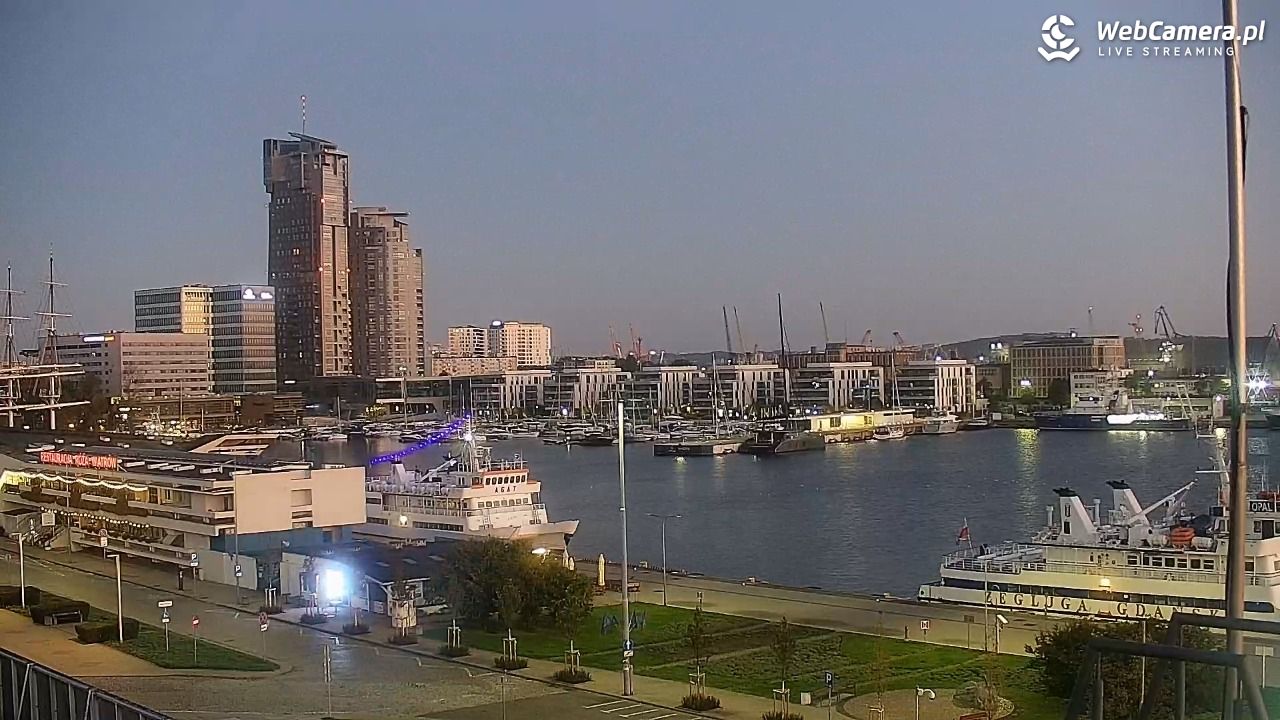 GDYNIA - widok na Przystań Jachtową - 28 wresień 2026, 06:12