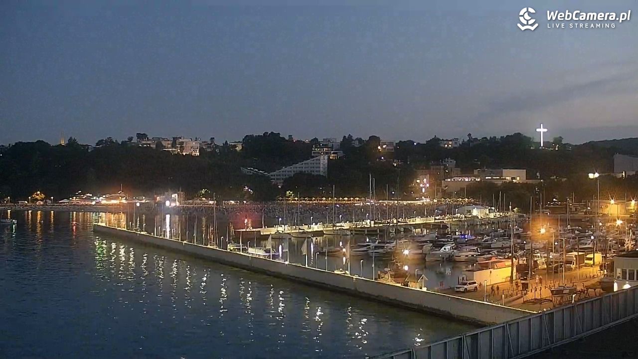 GDYNIA - widok na Przystań Jachtową - 27 czerwiec 2026, 22:27