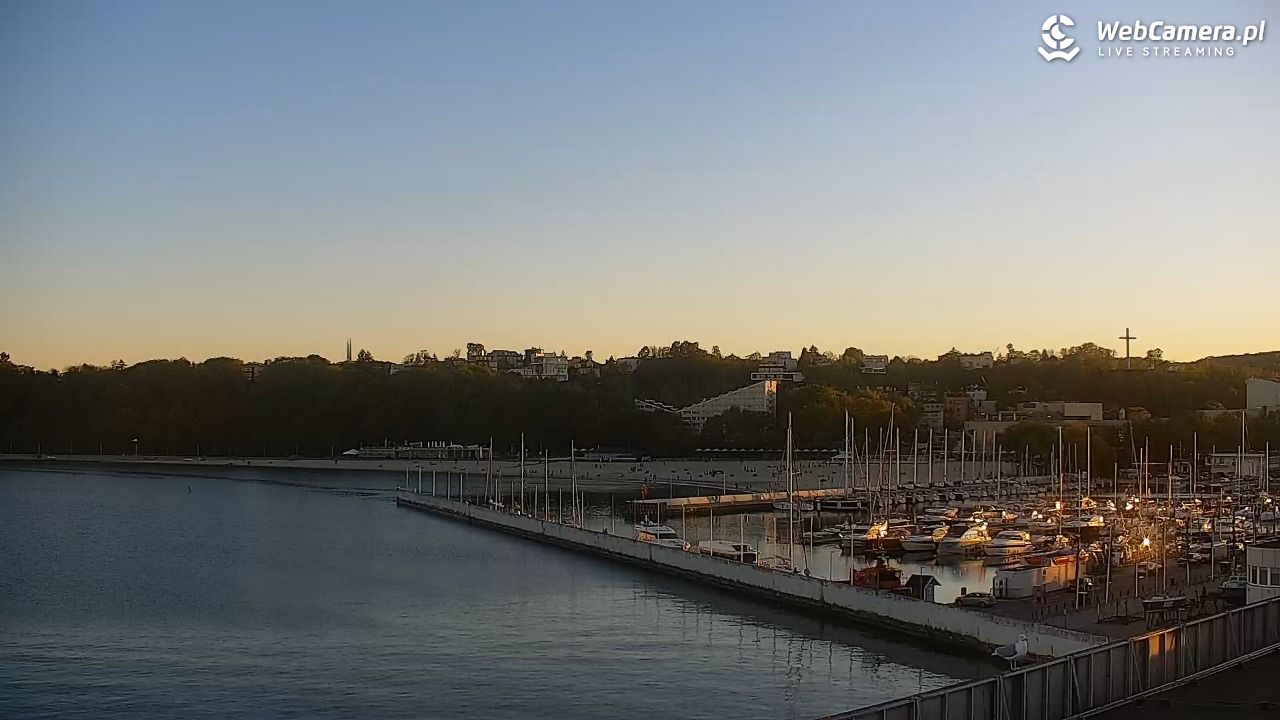 GDYNIA - widok na Przystań Jachtową - 09 maj 2026, 20:06