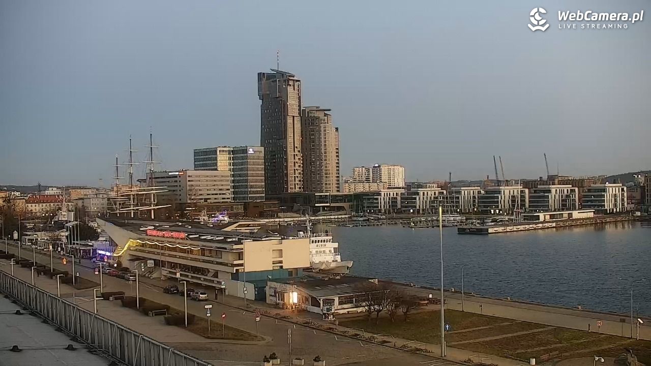 GDYNIA - widok na Przystań Jachtową - 27 marzec 2026, 05:13