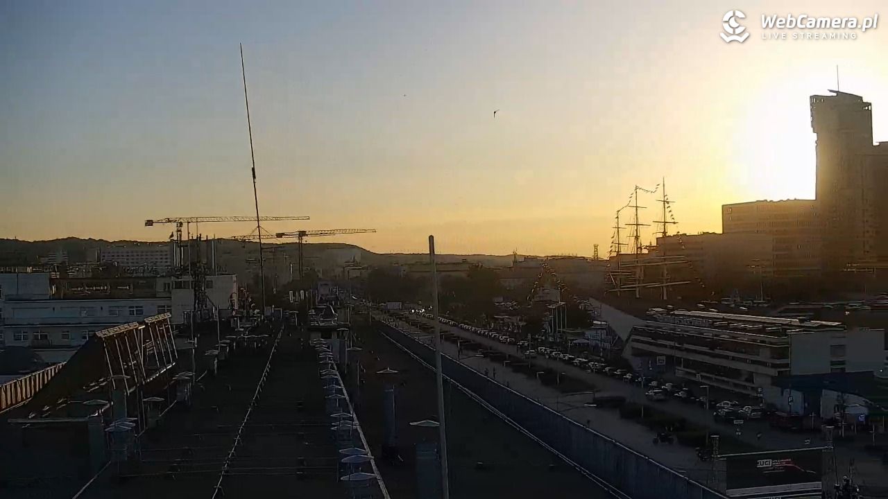 GDYNIA - widok na Przystań Jachtową - 27 czerwiec 2026, 20:29
