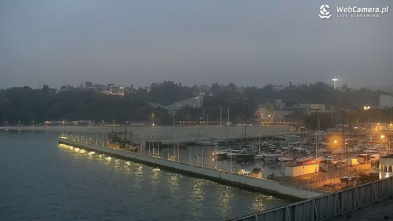 GDYNIA - widok na Przystań Jachtową - 23 październik 2025, 07:05