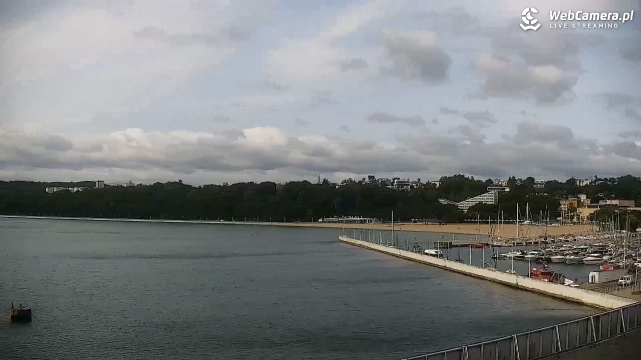 GDYNIA - widok na Przystań Jachtową - 09 czerwiec 2025, 09:10