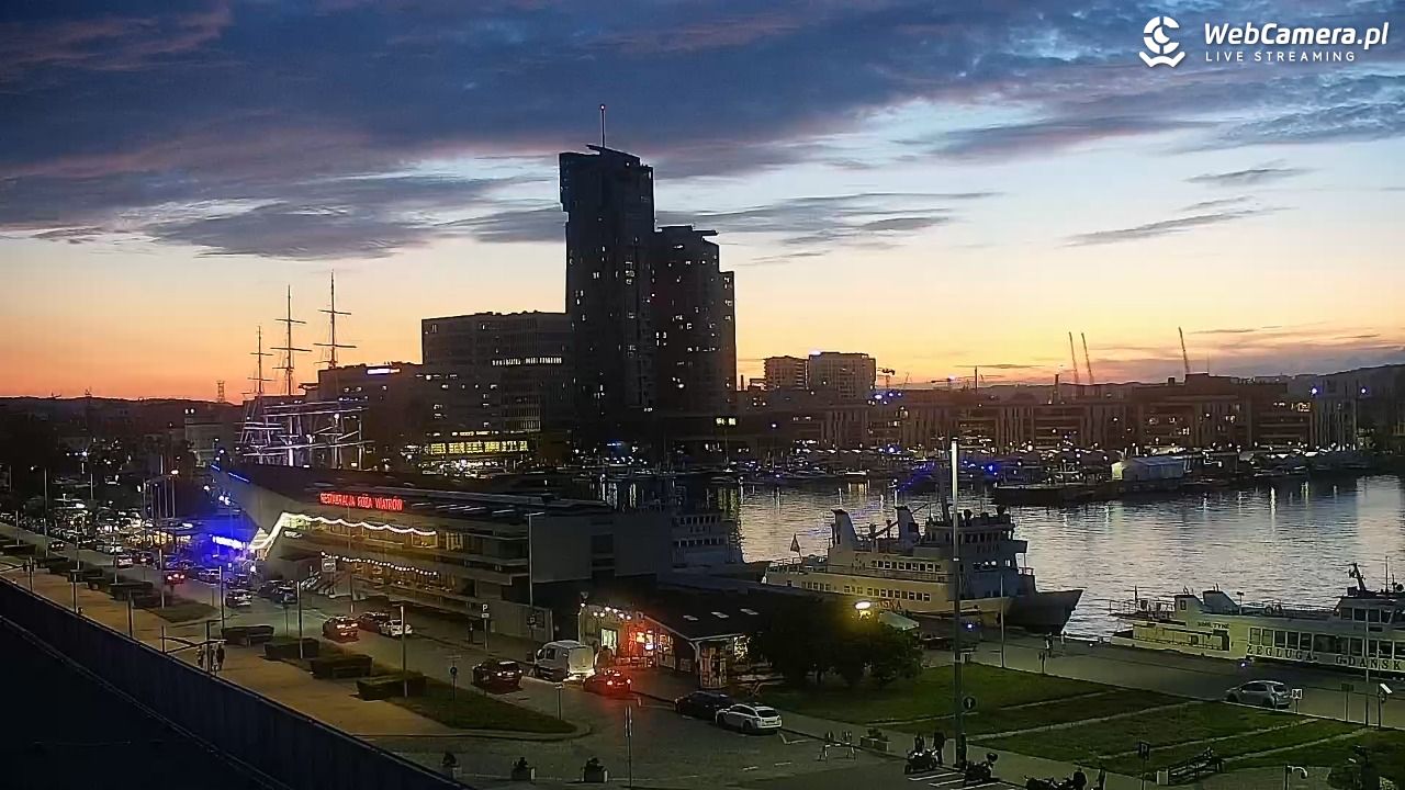GDYNIA - widok na Przystań Jachtową - 25 lipiec 2025, 21:45
