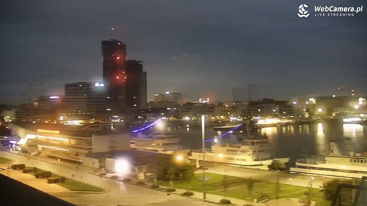 GDYNIA - widok na Przystań Jachtową - 25 wresień 2026, 05:59
