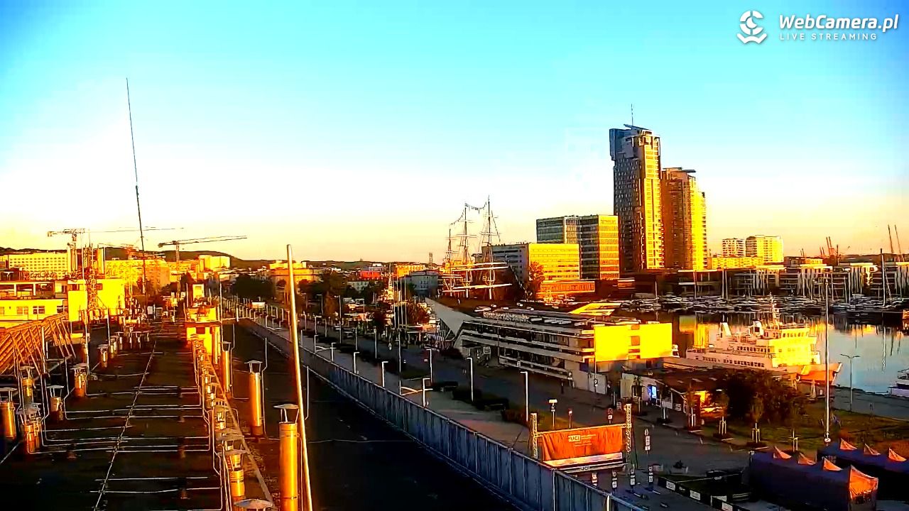 GDYNIA - widok na Przystań Jachtową - 26 czerwiec 2026, 04:48