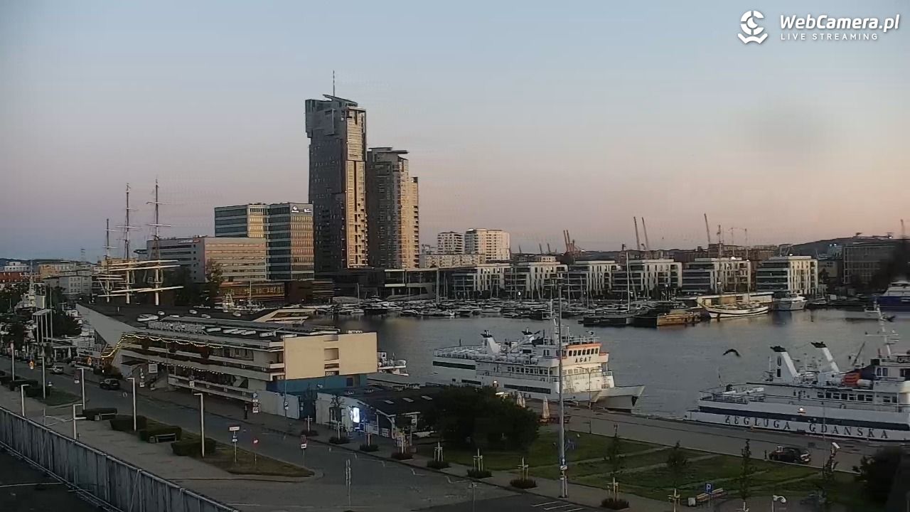 GDYNIA - widok na Przystań Jachtową - 09 sierpień 2026, 05:05