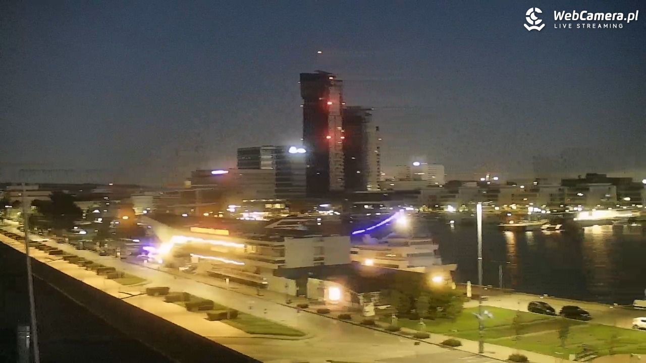 GDYNIA - widok na Przystań Jachtową - 27 wresień 2026, 05:51