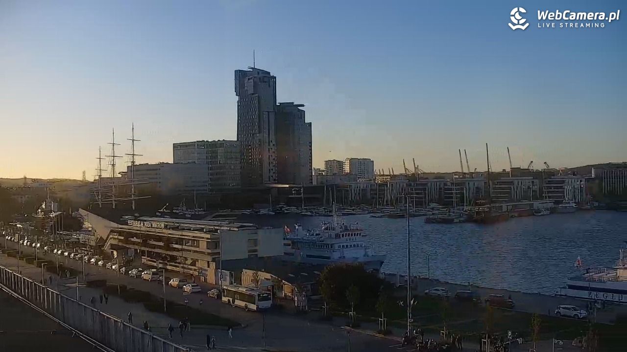GDYNIA - widok na Przystań Jachtową - 27 wresień 2026, 17:59