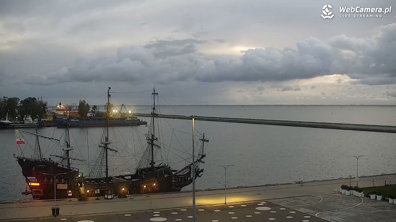 GDYNIA - widok na Przystań Jachtową - 15 maj 2025, 04:21