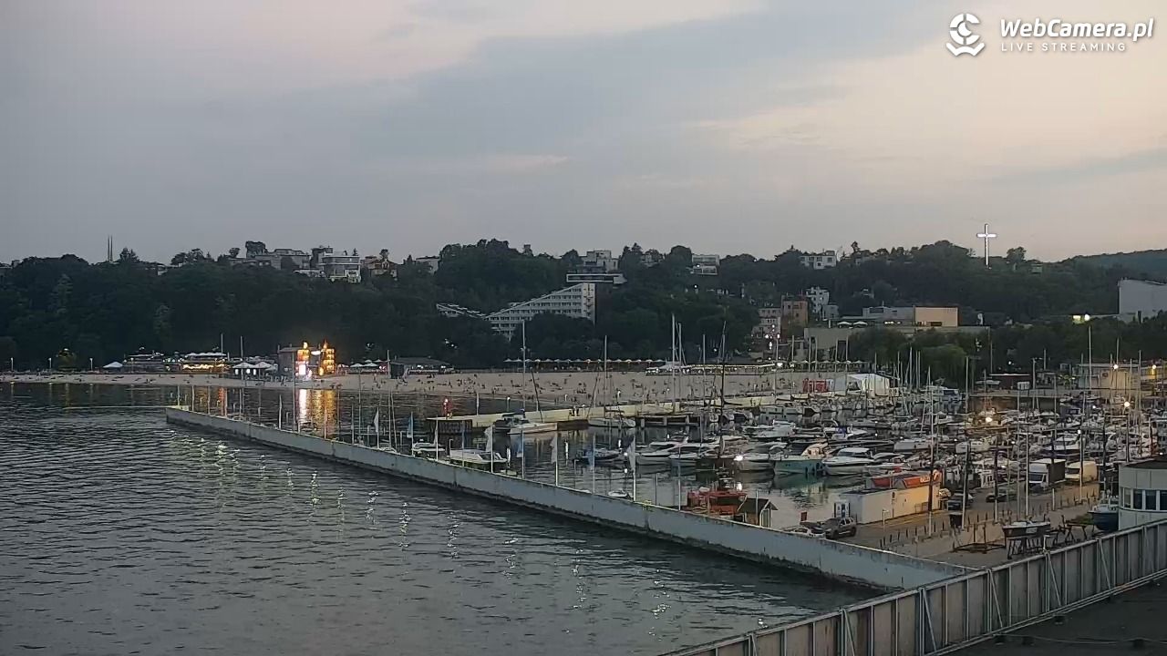 GDYNIA - widok na Przystań Jachtową - 28 czerwiec 2026, 21:54